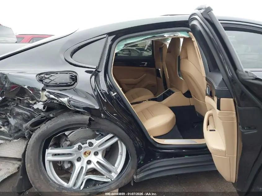 2018 PORSCHE PANAMERA 4