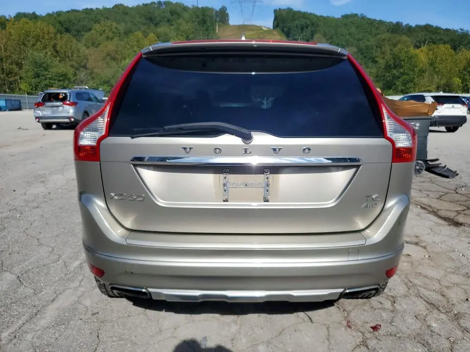 2015 VOLVO XC60 T6 PREMIER  
