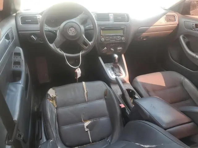 2011 VOLKSWAGEN JETTA SE  