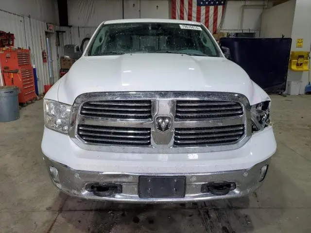 2016 RAM 1500 SLT  