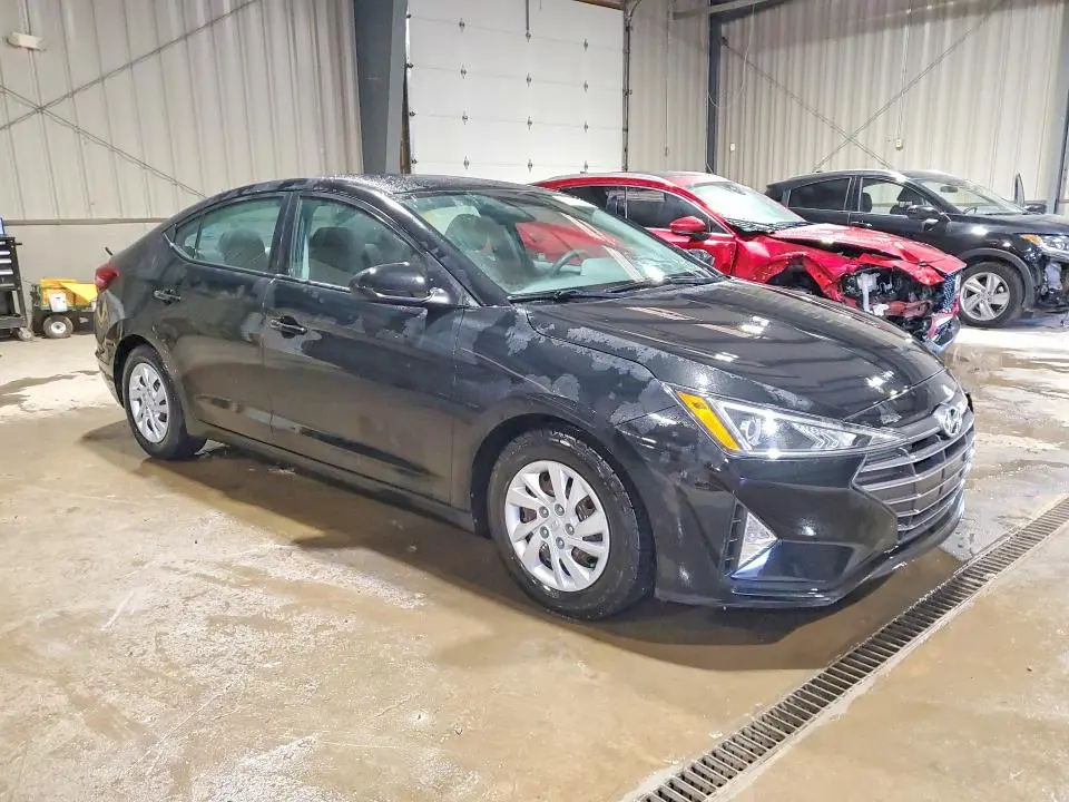 2019 HYUNDAI ELANTRA SE  