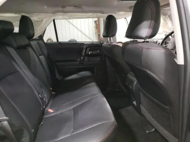 2023 TOYOTA 4RUNNER SE  