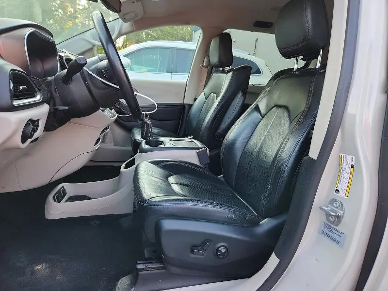 2017 CHRYSLER PACIFICA TOURING L PLUS  