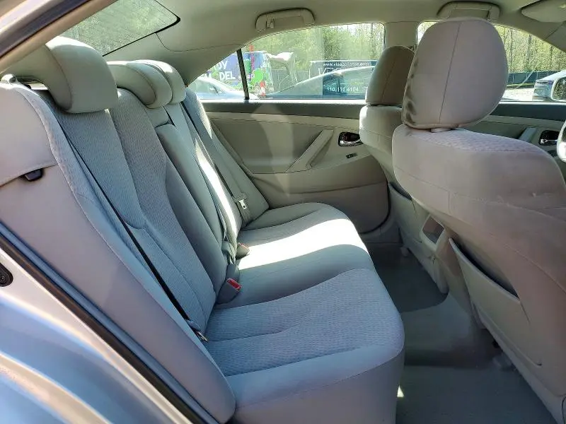 2011 TOYOTA CAMRY LE V6  