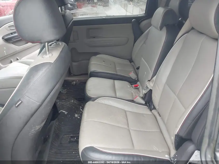 2017 KIA SEDONA LX