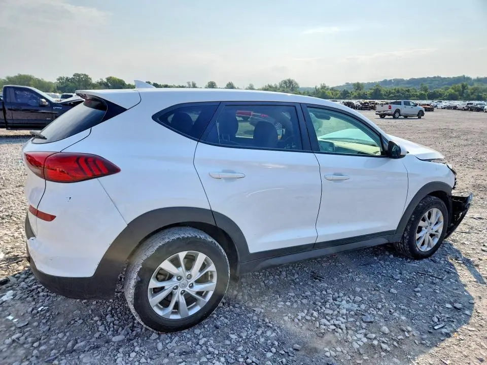2021 HYUNDAI TUCSON SE  