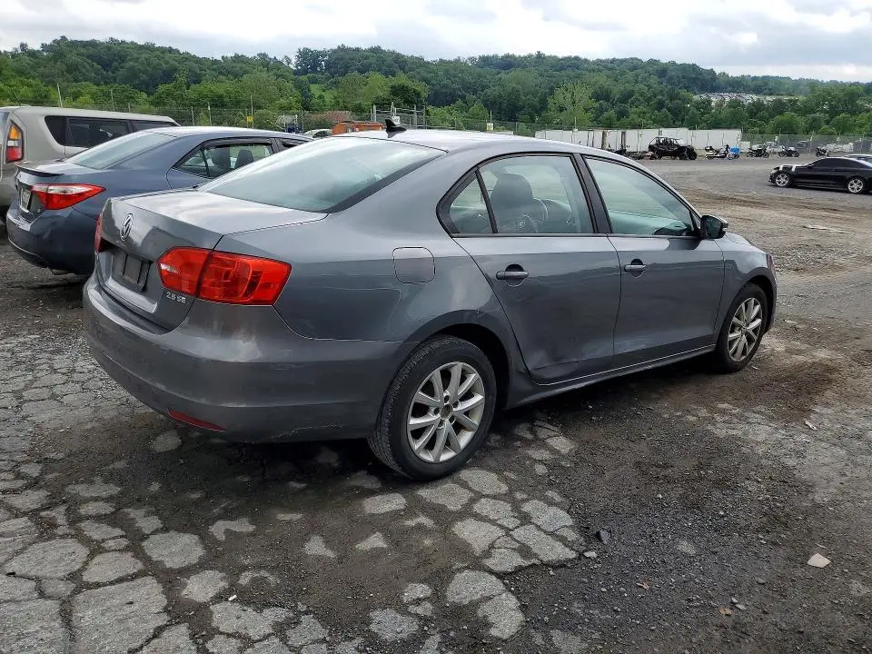2012 VOLKSWAGEN JETTA SE  