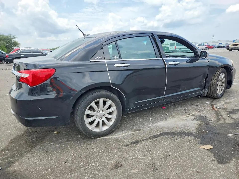 2013 CHRYSLER 200 LIMITED  