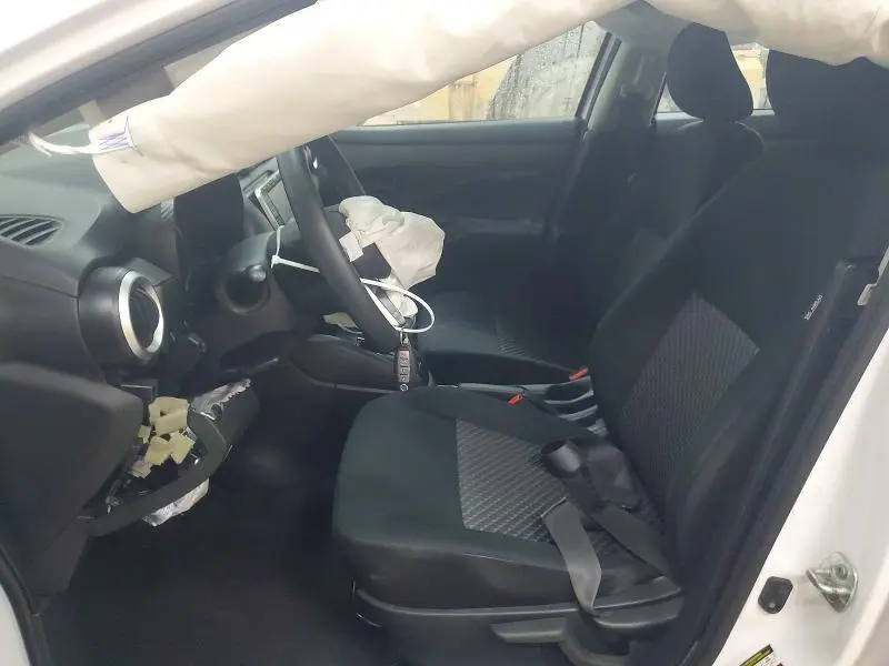 2021 NISSAN VERSA S  