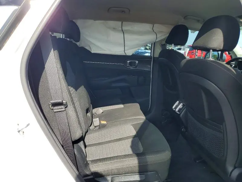 2022 KIA SORENTO LX  