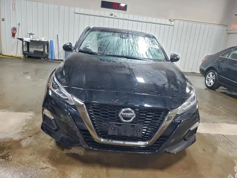 2021 NISSAN ALTIMA SR  