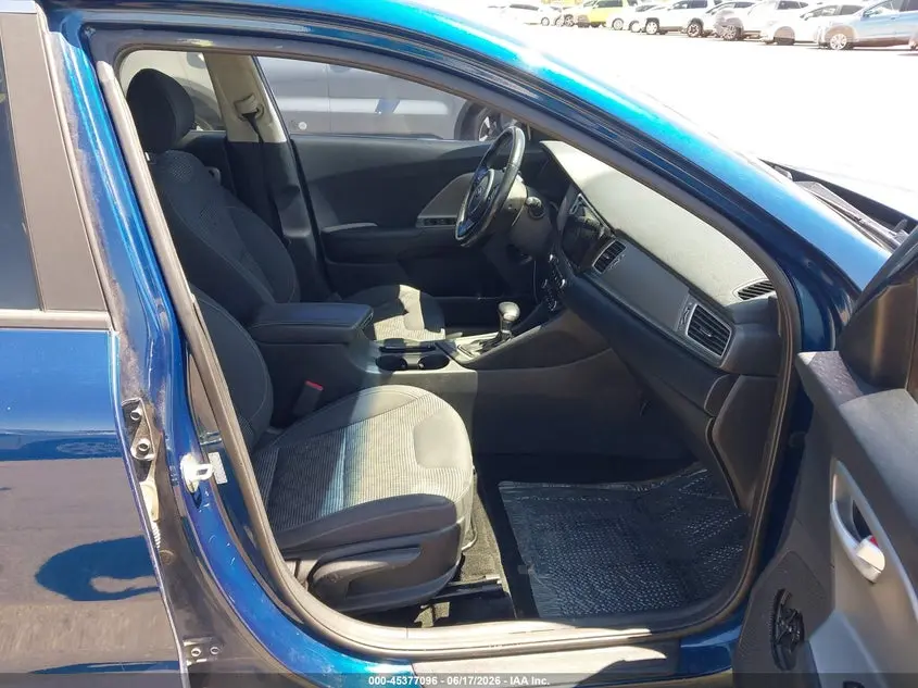 2017 KIA NIRO LX
