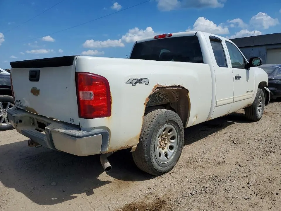 2011 CHEVROLET SILVERADO K1500 LS  