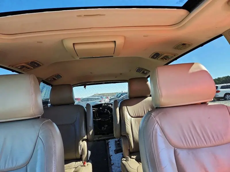 2010 TOYOTA SIENNA XLE  