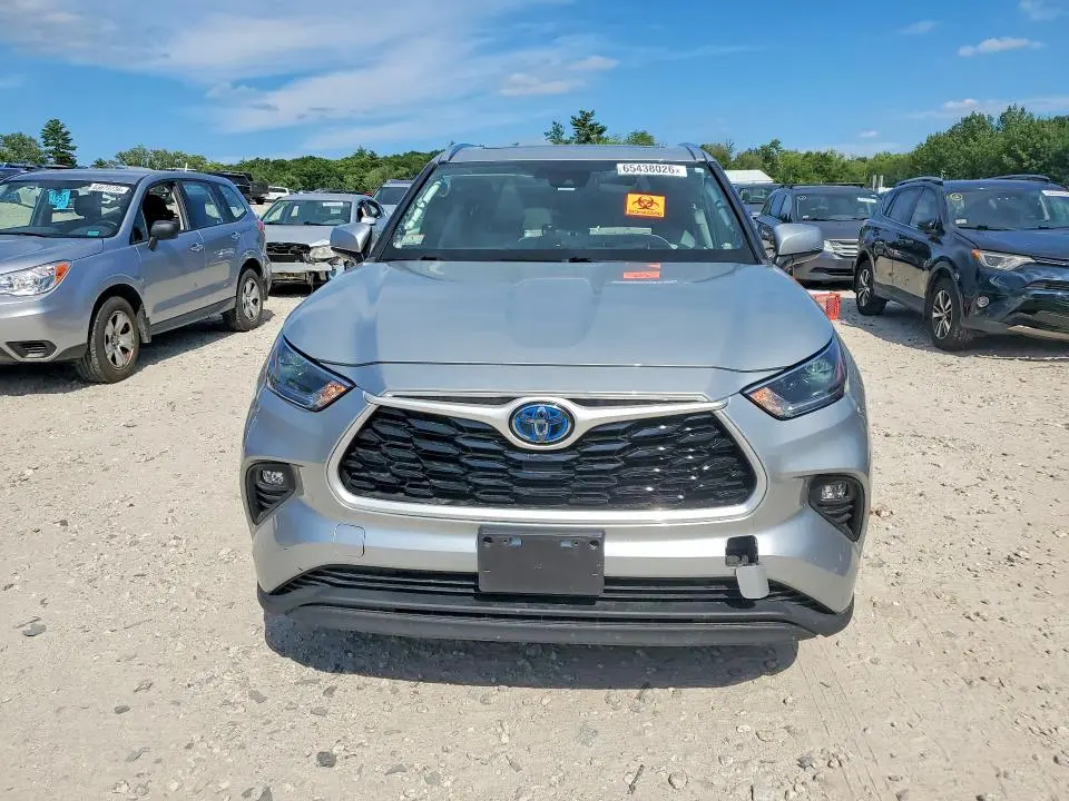 2021 TOYOTA HIGHLANDER HYBRID XLE  