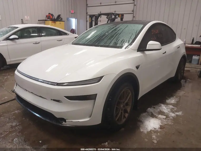 2026 TESLA MODEL Y  