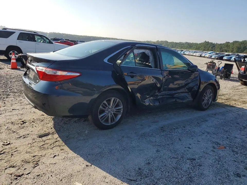 2017 TOYOTA CAMRY SE  
