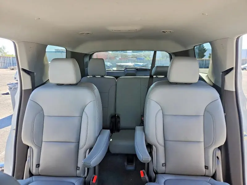 2021 CHEVROLET TRAVERSE LT  