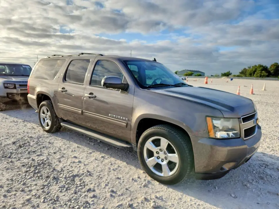 2014 CHEVROLET SUBURBAN C1500 LT  