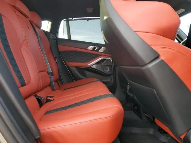 2021 BMW X6 M  