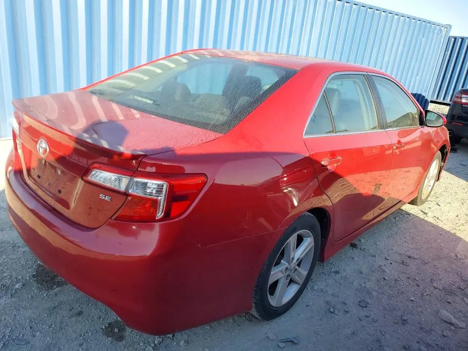 2014 TOYOTA CAMRY SE  
