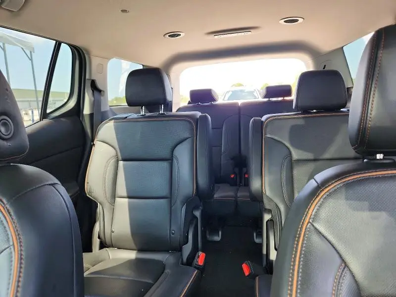 2022 GMC ACADIA AT4  