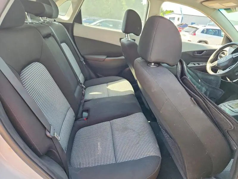 2024 HYUNDAI KONA SE  