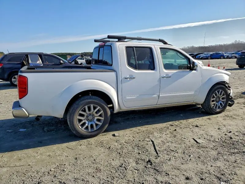 2010 NISSAN FRONTIER CREW CAB SE  