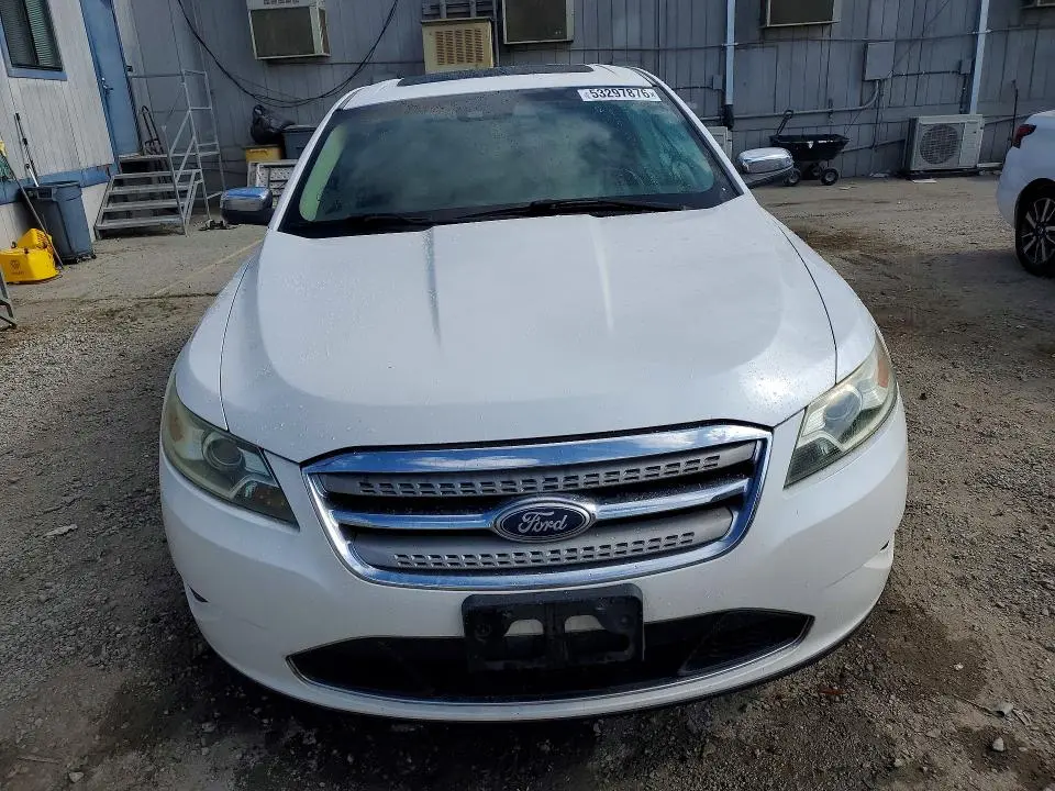 2011 FORD TAURUS LIMITED  
