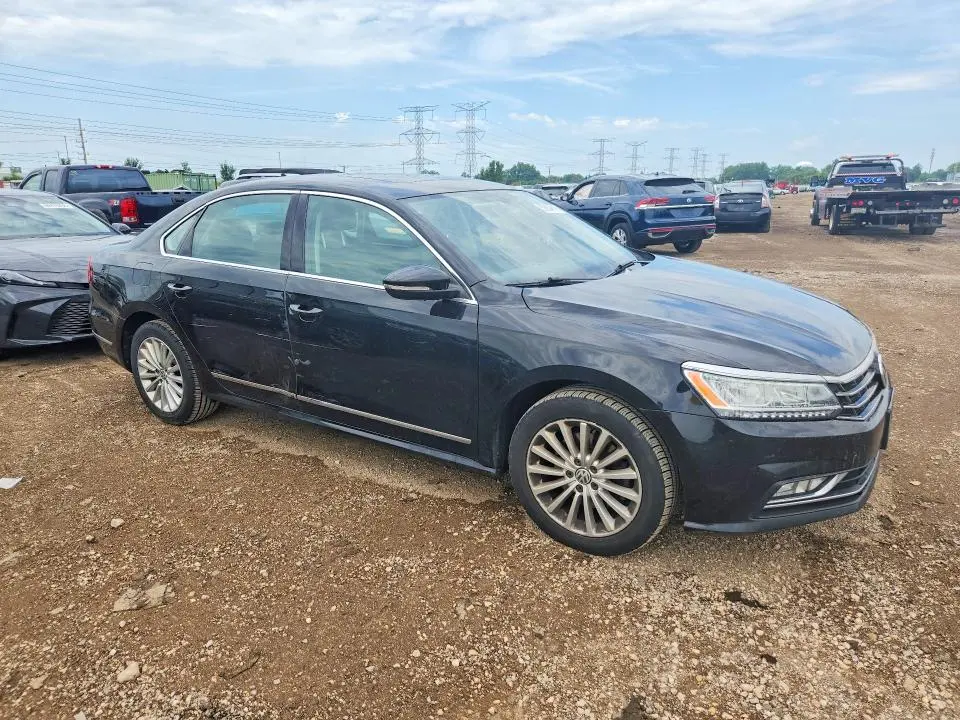 2016 VOLKSWAGEN PASSAT SE  