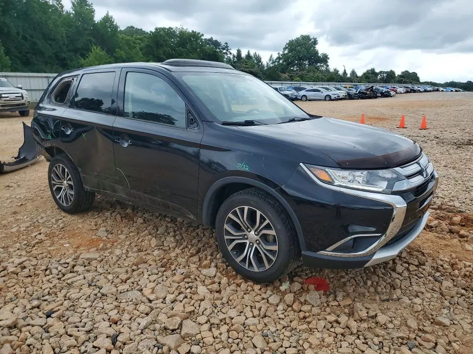2017 MITSUBISHI OUTLANDER SE  