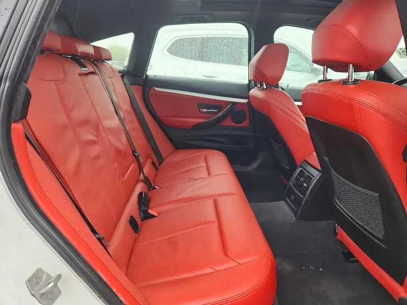 2018 BMW 330 XIGT  