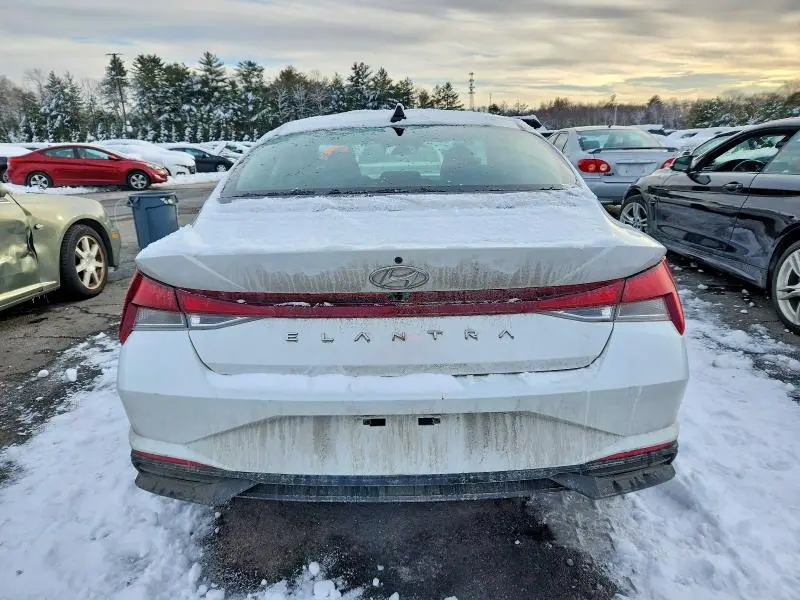 2022 HYUNDAI ELANTRA SEL  