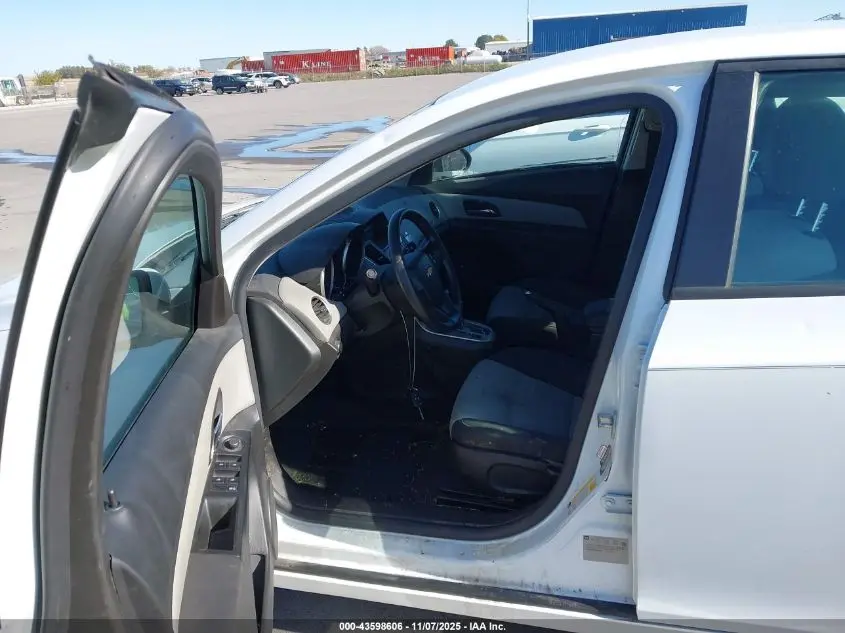 2013 CHEVROLET CRUZE LS AUTO