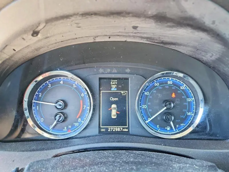 2018 TOYOTA COROLLA SE  