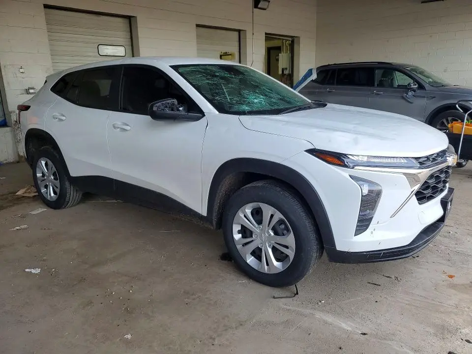 2024 CHEVROLET TRAX LS  