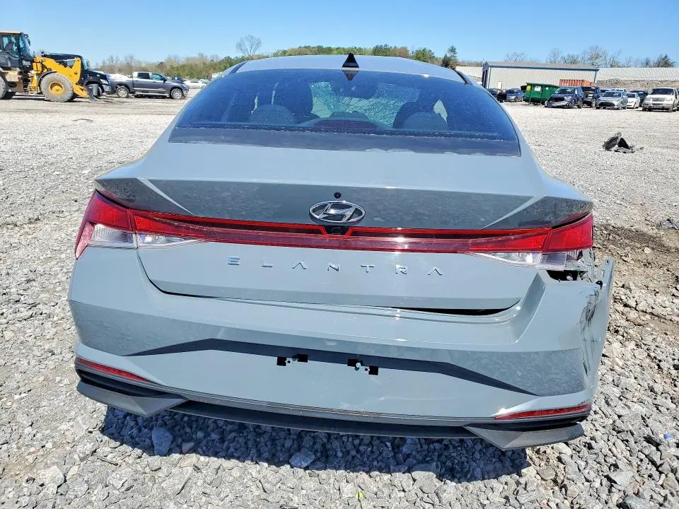 2022 HYUNDAI ELANTRA SEL  