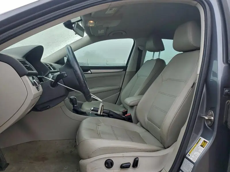 2015 VOLKSWAGEN PASSAT S  