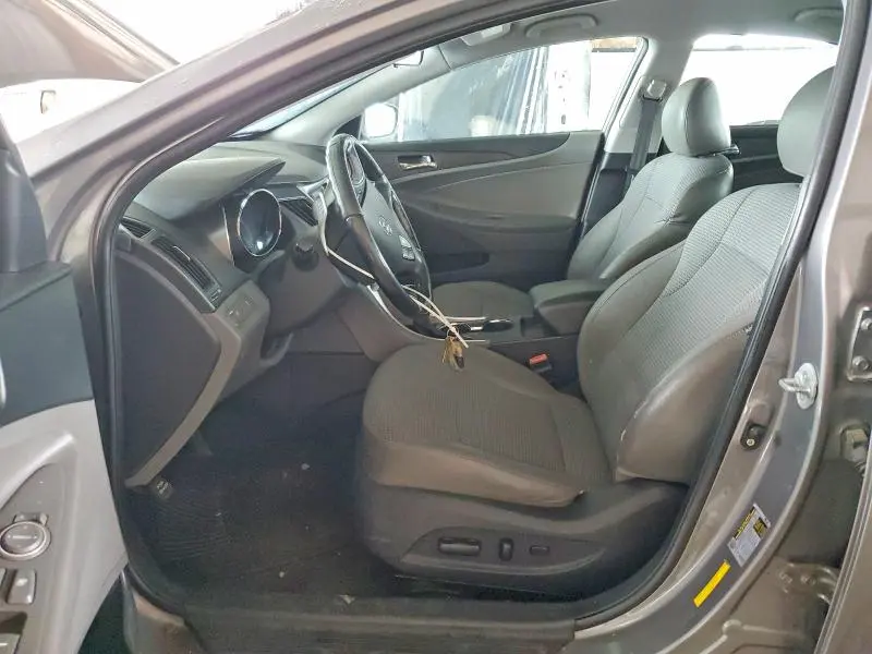 2011 HYUNDAI SONATA SE  