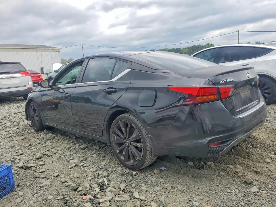 2019 NISSAN ALTIMA SR  