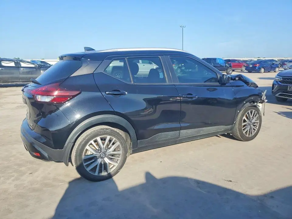 2021 NISSAN KICKS SV  