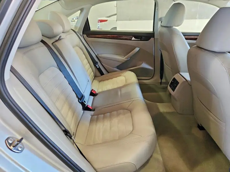 2013 VOLKSWAGEN PASSAT SEL  