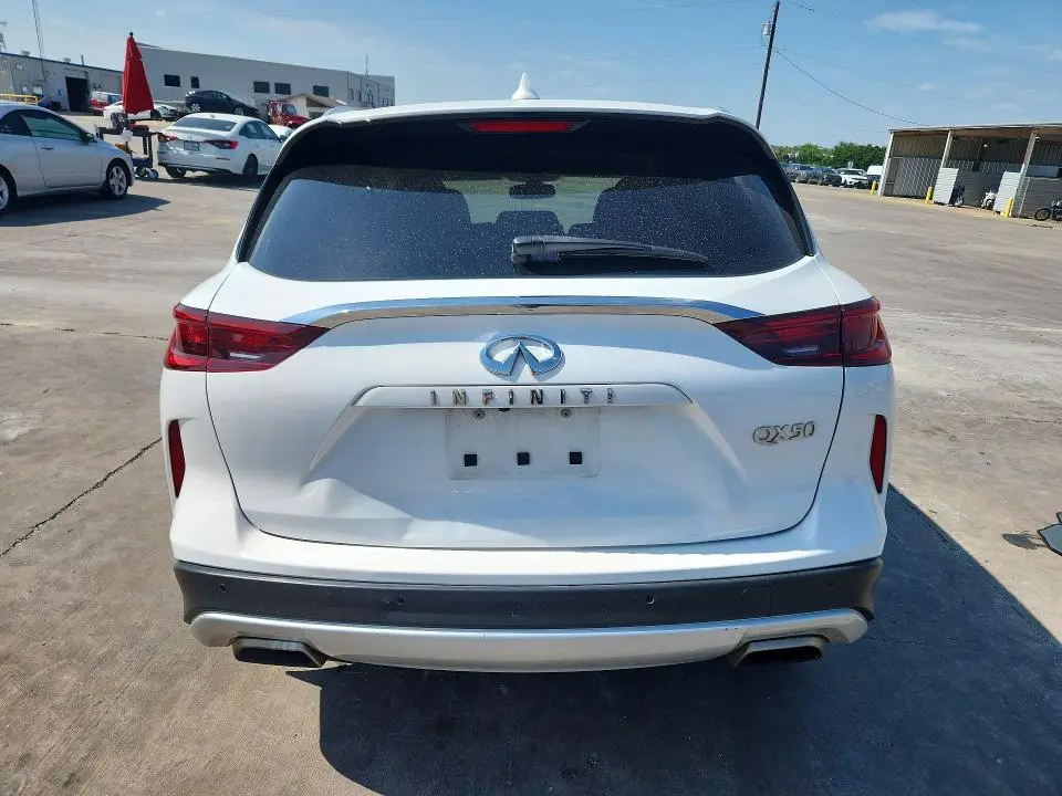 2022 INFINITI QX50 LUXE  