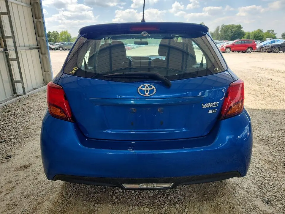 2015 TOYOTA YARIS 5-DOOR SE  