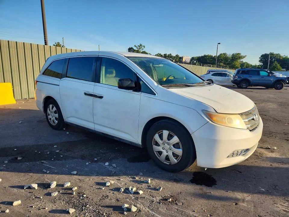 2011 HONDA ODYSSEY LX  
