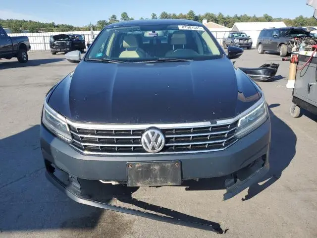 2018 VOLKSWAGEN PASSAT SE