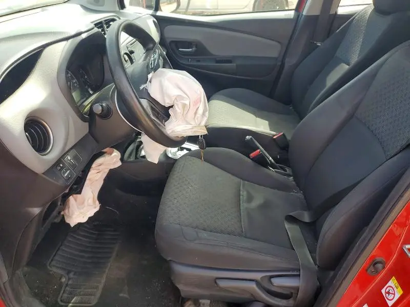 2015 TOYOTA YARIS 5-DOOR LE  