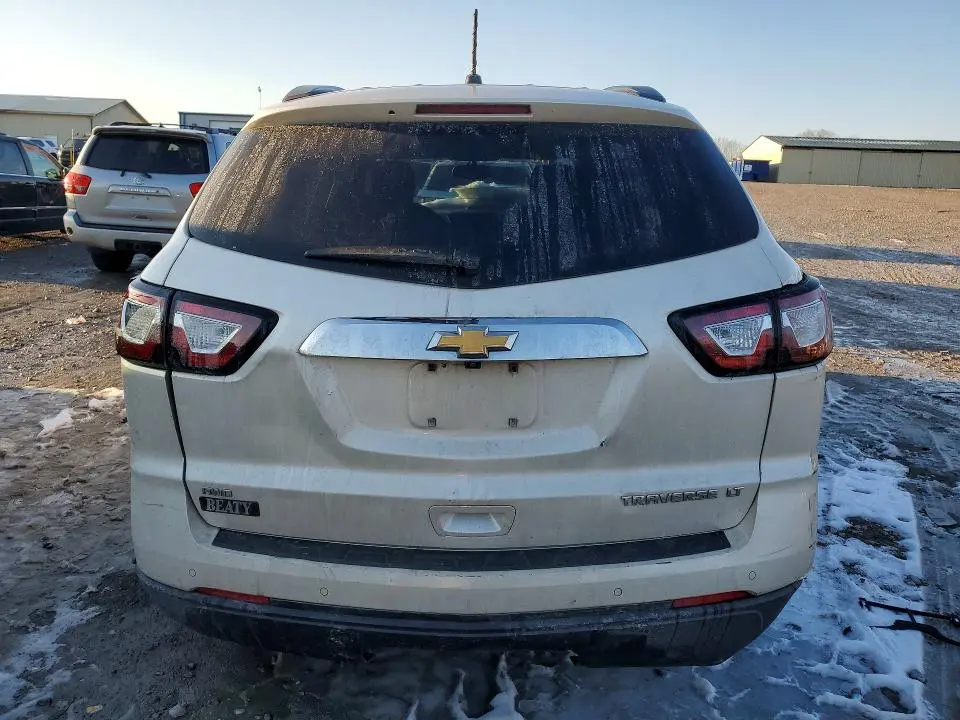 2014 CHEVROLET TRAVERSE LT  