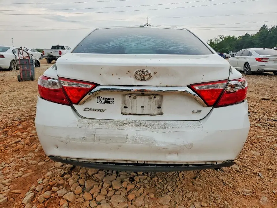 2016 TOYOTA CAMRY LE  