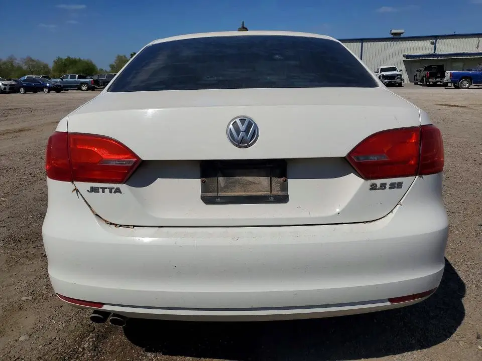 2013 VOLKSWAGEN JETTA SE  